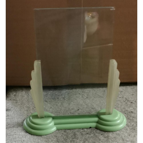 5 - 14 cm wide and 15.5 cm tall plastic art deco picture frame