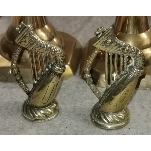 25 - Pair of 9 cm tall vintage brass Welsh Harp souvenir ornaments