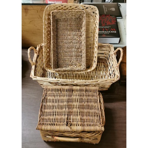 127 - 47 x 32 cm wicker basket with handles, 2 x other wicker trays and small wicker hamper