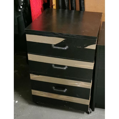 176 - 45.5 x47.5 x 62 cm black 3-drawer chest