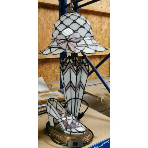 209 - Approximately 2 ft tall Tiffany style shoe, hat and umbrella art deco table lamp - small split in sh... 