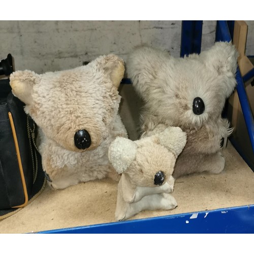 231 - Vintage family of koala bear soft toys