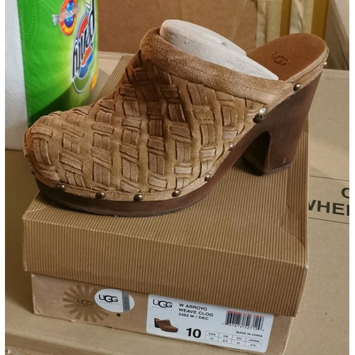 234 - Boxed and unworn pair of genuine Ugg Arroyo suede weave clogs size 8.5 (small fitting)