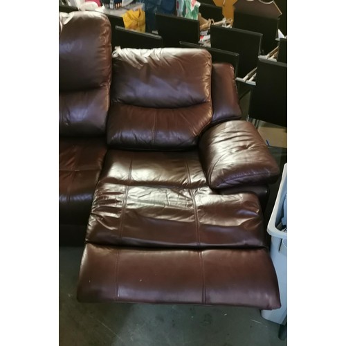 44 - Approx 230 cm long brown leather 2 section 3 seater manual recline couch in VG condition