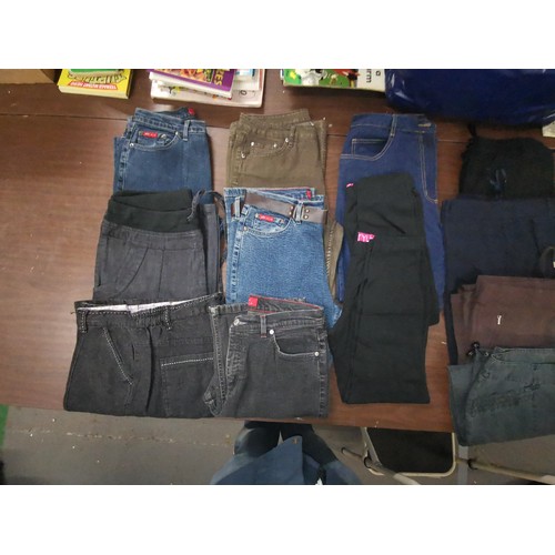 61 - 7 x pairs of jeans, 2 x pairs of leggings and 11 x other pairs of trousers/pants, all size 14