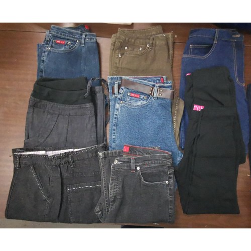 61 - 7 x pairs of jeans, 2 x pairs of leggings and 11 x other pairs of trousers/pants, all size 14