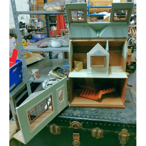 121 - 42 x 38 x 50 cm wooden shed art dolls house - needs some TLC