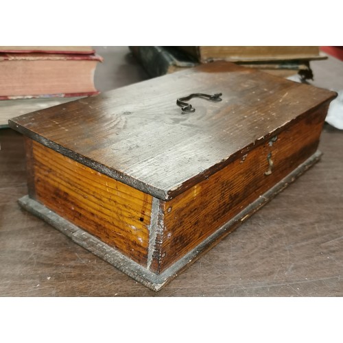 212 - 32 x 16 x 8 cm old pine box with vintage cutlery forks