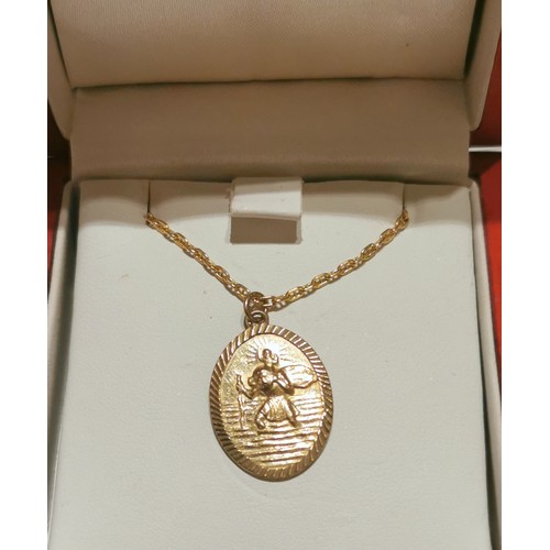 98 - 2 x 1.5 cm hallmarked 9 ct yellow gold double sided St Christopher pendant on 18