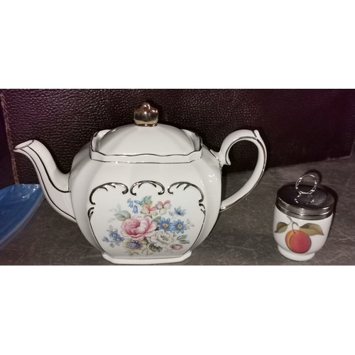 40 - Vintage Sadler teapot and Royal Worcester egg coddler