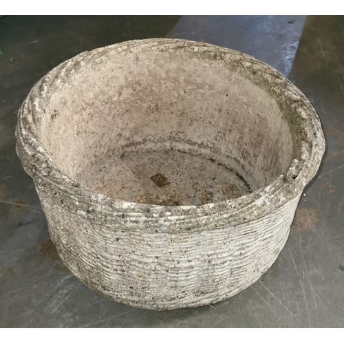 136 - 42 cm diameter and 23 cm tall wicker look weathered concrete garden planter