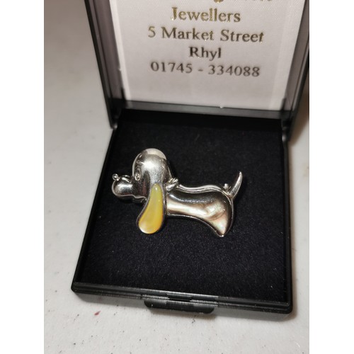 106 - 3 cm long 925 silver dog brooch