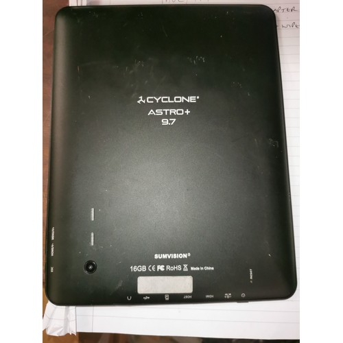 2 - Cyclone Astra + 9.7 16 Gb tablet, working and restored to factory settings but no power supply