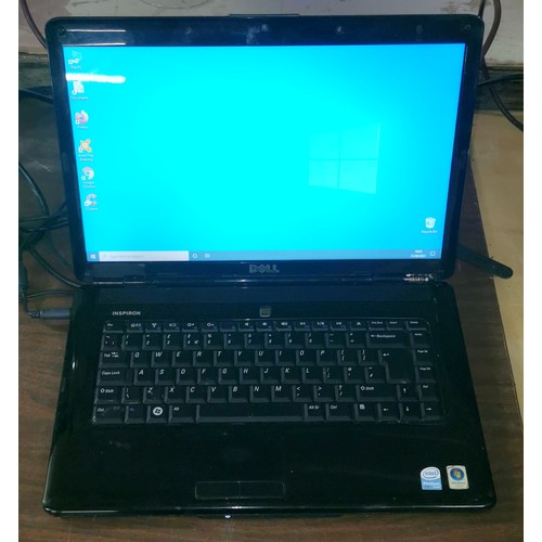 70 - Dell Inspiron 1545 laptop with power lead in working order but hinge cover missing on one side