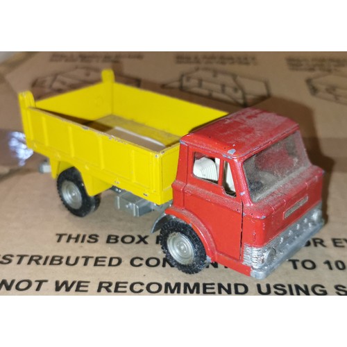 5 - Dinky Toys Ford D800 tipper wagon