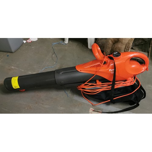 16 - Flymo Scirocco 3000 wt electric garden blower/vac