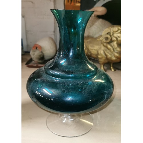 29 - 23 cm tall green glass bowl with clear base bulbous vase