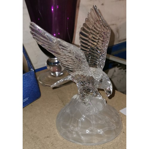 50 - 19.5 cm tall clear and frosted glass bird of prey ornament