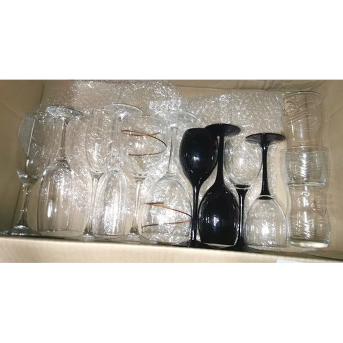 58 - 4 x pairs of wine glasses, pair of champagne flutes and pair of Pepsi Cola glasses