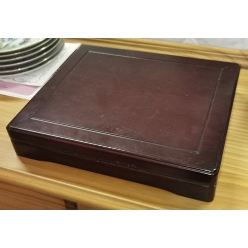 9 - Bundle of 8 x assorted commemorative in wooden coin display case, mainly in perspex cases but no COA... 