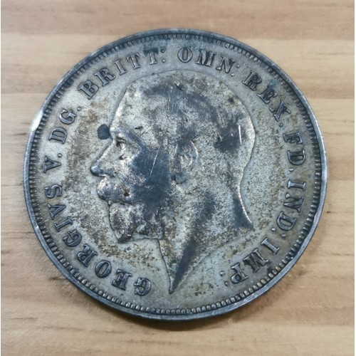 46 - 1935 George V silver crown