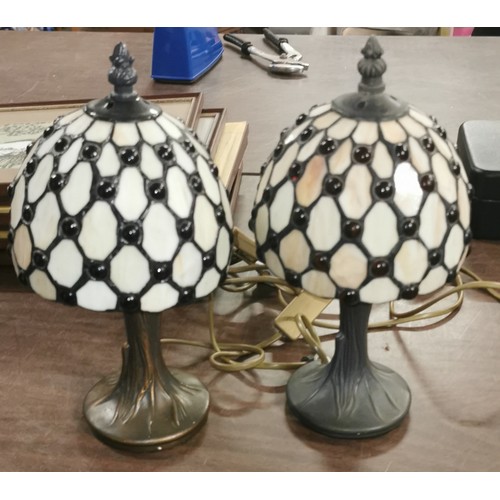 306 - Pair of 27 cm tall Art Nouveau style lamps with Tiffany style shades