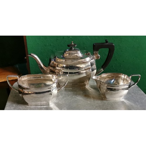 140 - Late 19th century clean 3 piece tea service, teapot/milk jug/sugar bowl
