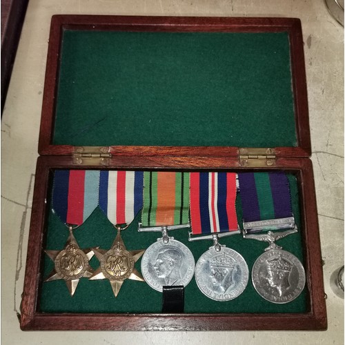 21 - Band of 5 x WWII medals in box, engraving on edge reads '1923133 CPL.W.RIGBY.RE'