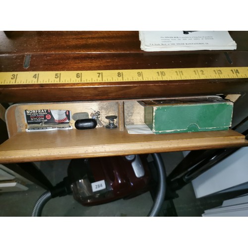 156 - Vintage Singer 201K sewing machine with manual mounted into retro table