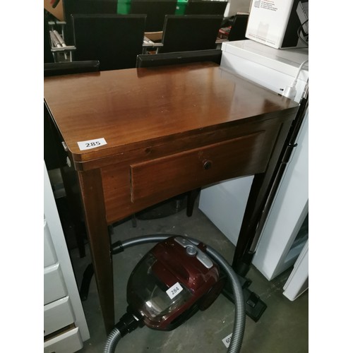 156 - Vintage Singer 201K sewing machine with manual mounted into retro table