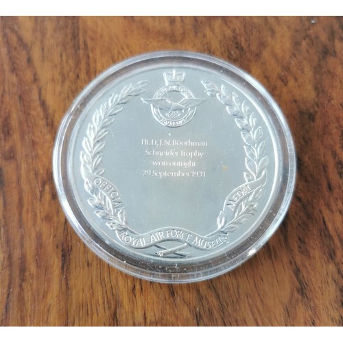 31 - 4.5 cm diameter Royal Airforce Museum hallmarked silver coin in perspex case to commemorate 1931 Sch... 