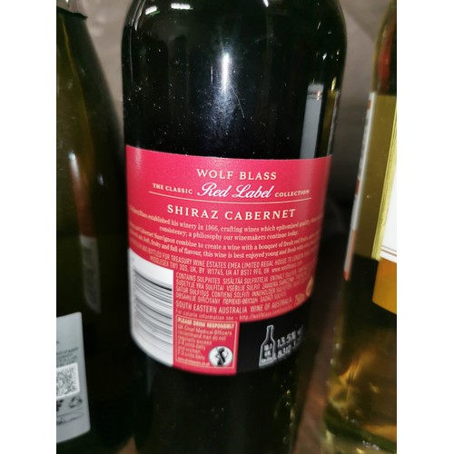 113 - 3 x unopened 750 ml bottles being Senti prosecco extra dry, 2018 Wolf Blass shiraz cabernet & Eisber... 