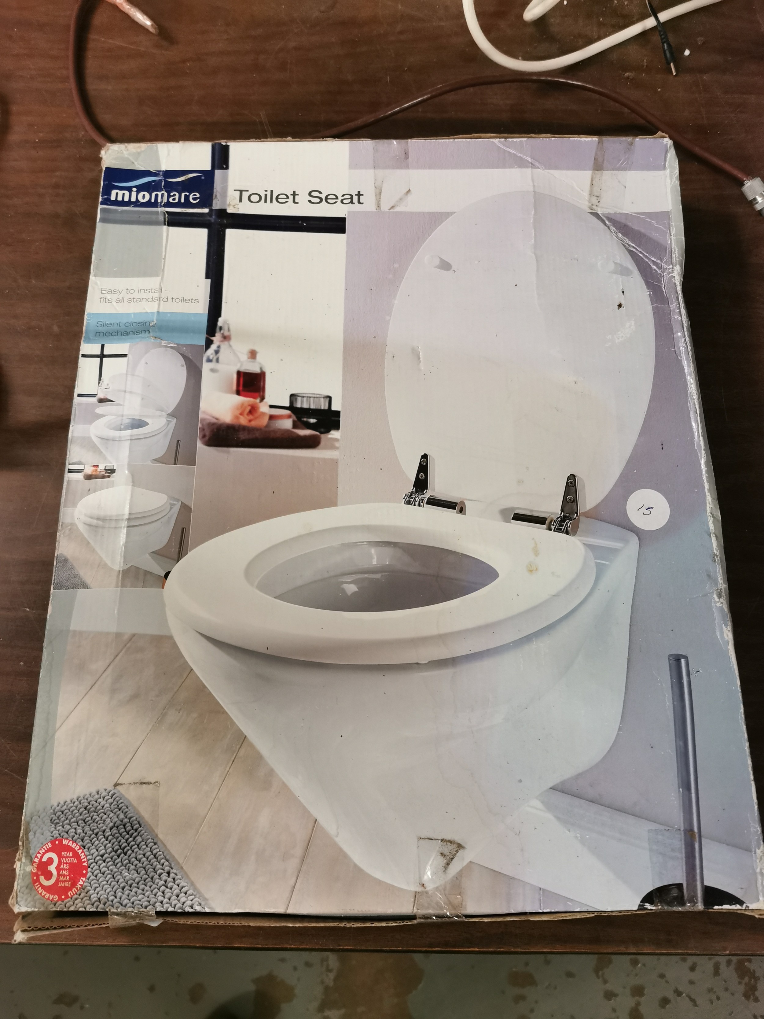 Boxed and unused Miomare soft close toilet seat