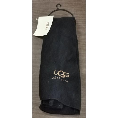 41 - New fleece scarf on hanger