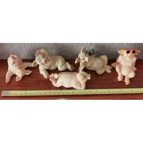 21 - 5 x assorted Pigtails by HSC collectable small pig figures - all lay down