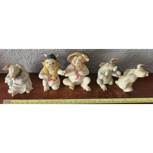 23 - 5 x assorted Pigtails by HSC collectable medium pig figures