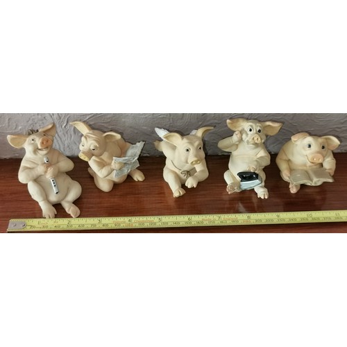 26 - 5 x assorted Pigtails by HSC collectable medium pig figures