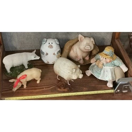 39 - 6 x large(ish) assorted pig figures