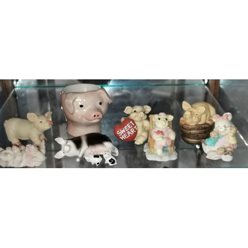 40 - Nice bundle of assorted size wooden, metal, ceramic and composite pig figures