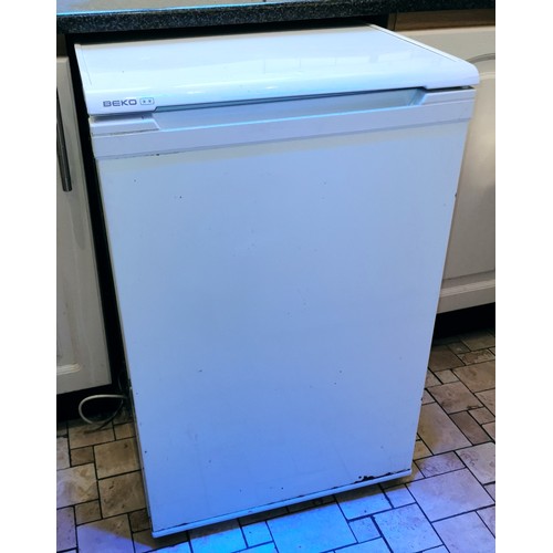 209 - 55 cm wide white Beko under counter fridge with box freezer