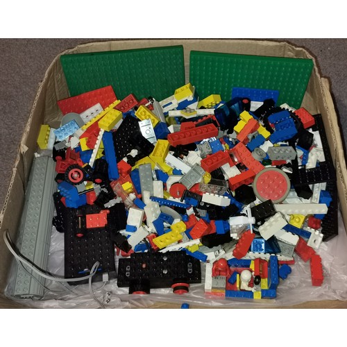 400 - Box of assorted 1970/80's Lego