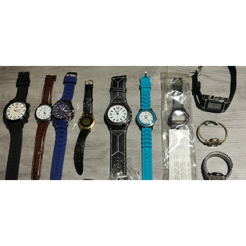 500 - Nice job lot of assorted retro and modern, ladies and gents wrist watches - all needing batteries