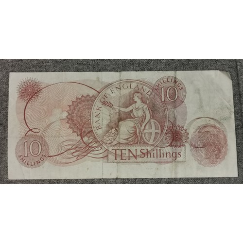 502 - UK 10 shilling note with D26N serial number