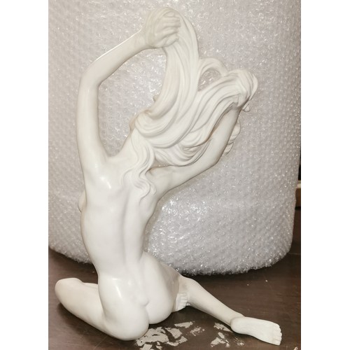 29 - 27 cm tall 1960's A. Santini marble and alabaster blend, nude female sitting figurine