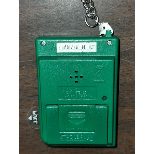 17 - Retro 1990's Nintendo Super Mario Bros keyring game