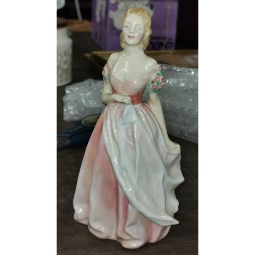 123 - 19 cm tall 1946 original Royal Doulton HN 2001 'Jacqueline' figurine