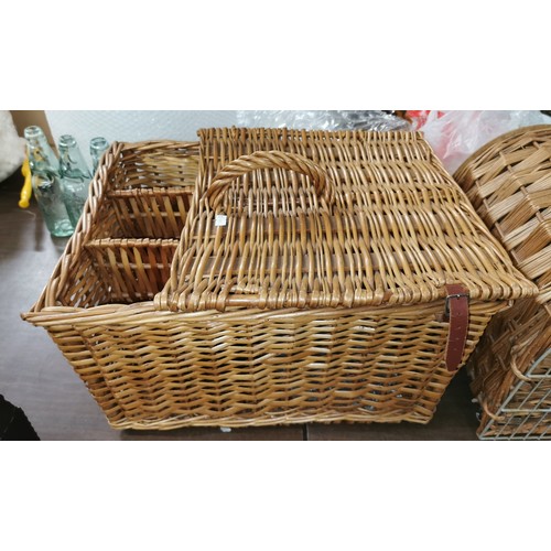 79 - 2 x wicker picnic hampers and small pet cage