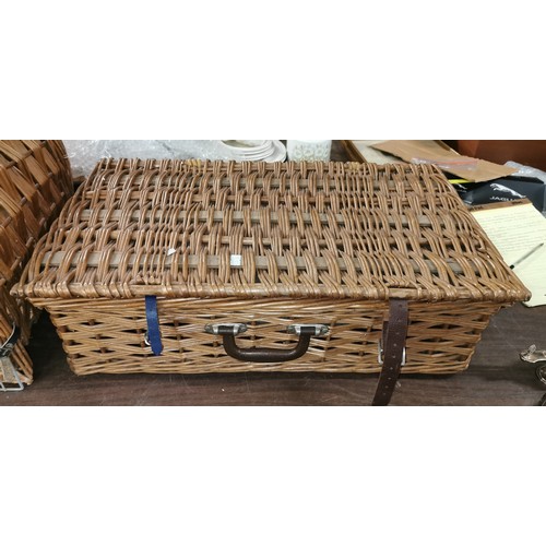 79 - 2 x wicker picnic hampers and small pet cage