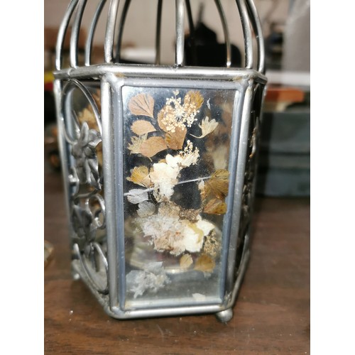 43 - Bundle of 2 x stained glass style votives & cage shaped tealight holder (1 glass panel has crack)