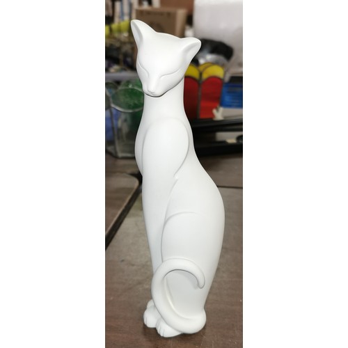 26 - 23.5 cm tall 2001 cat sculpture